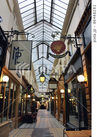 パリのパッサ―ジュ 86488281