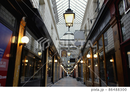 パリのパッサ―ジュ パリのパッサ―ジュ 86488300