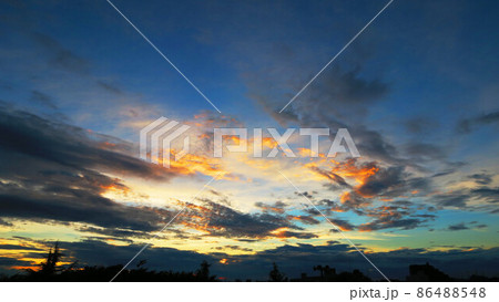 夕焼け空の風景（埼玉県川口市付近） 86488548