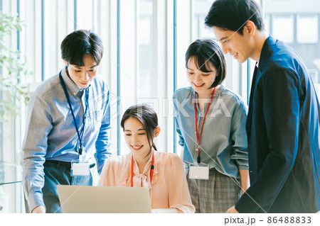 ビジネスシーン (会議、ミーティング) ビジネスシーン (会議、ミーティング) 86488833