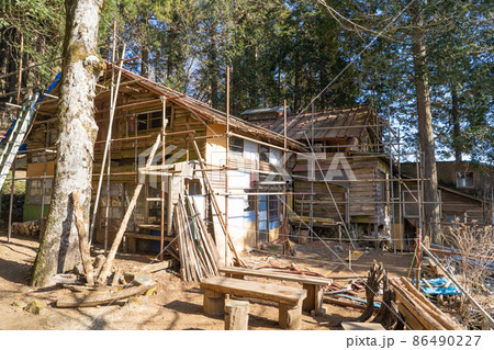 修繕工事中の大岳山荘(大岳山) 修繕工事中の大岳山荘(大岳山) 86490227