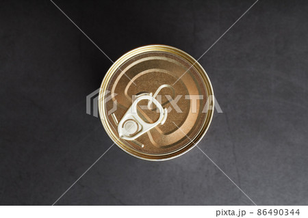 Metal lid with a ring from a tin can 86490344