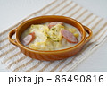 寒い冬に食べたい白菜とソーセージのクリーム煮 86490816