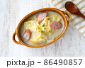 寒い冬に美味しい白菜とソーセージのクリーム煮 86490857
