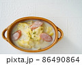 寒い冬に美味しい白菜とソーセージのクリーム煮 86490864