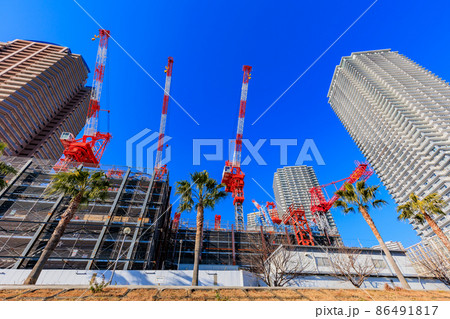 東京都 江東区東雲の都市風景 Wコンフォートタワーズと建設中のマンション 東京都 江東区東雲の都市風景 Wコンフォートタワーズと建設中のマンション 86491817