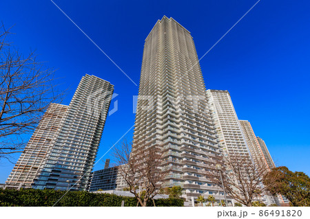 東京都　江東区東雲の都市風景　パークタワー東雲とWコンフォートタワーズ 86491820