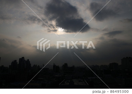 雲 空 太陽 86495300