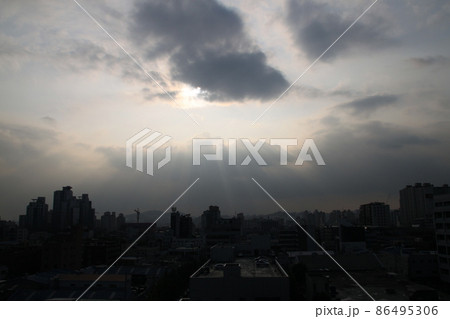 雲 空 太陽 86495306