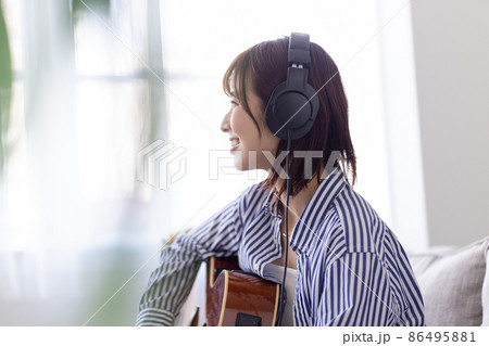 配信する女性 配信する女性 86495881