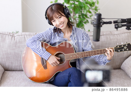 配信する女性 配信する女性 86495886