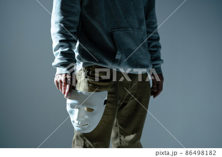 仮面　男性　マスク　犯罪 86498182