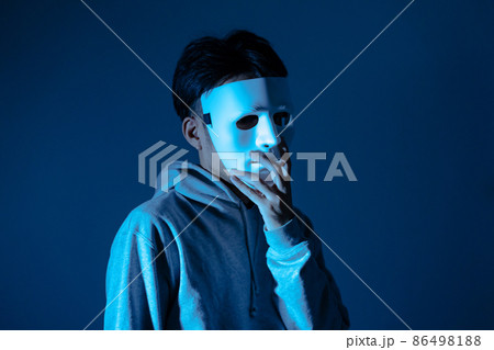 仮面　男性　マスク　犯罪 86498188