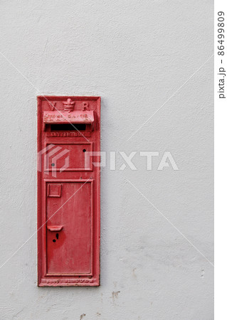 Mailboxes mounted at entry gates, mailboxes embedded in a stone wall, stylish mailboxes. Mailboxes mounted at entry gates, mailboxes embedded in a stone wall, stylish mailboxes. 86499809
