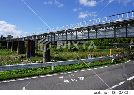 因美線の加茂川に掛かる鉄道橋「加茂川橋梁」 因美線の加茂川に掛かる鉄道橋「加茂川橋梁」 86502882