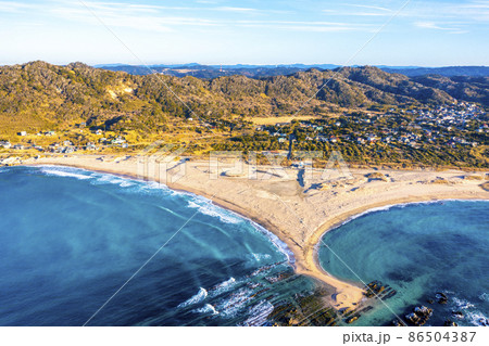 冬の早朝の根本海岸(千葉県南房総市) 冬の早朝の根本海岸(千葉県南房総市) 86504387