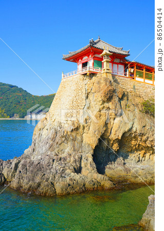 【瀬戸内三十三観音霊場】第二十四番　阿伏兎観音堂と秋晴れの空3　広島県福山市 86504414