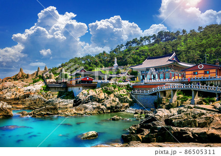 Haedong Yonggungsa Temple and Haeundae Sea in Busan, South Korea. 86505311