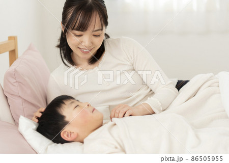 お昼寝 86505955