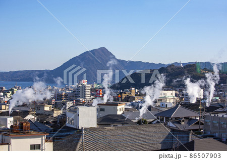 別府の湯けむり 86507903