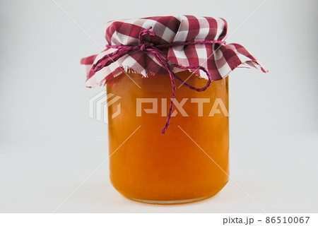 ISOLATED HOME MADE MARMALADE ON WHITE BACKGROUND 86510067