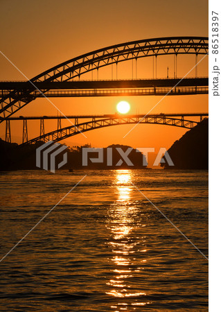 西海橋の朝日 86518397