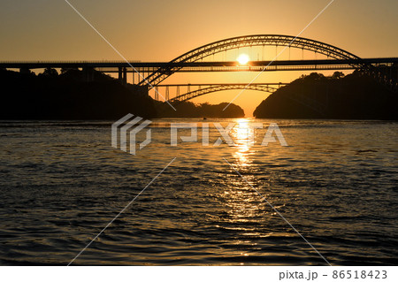 西海橋の朝日 86518423