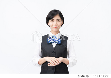 青いリボンの若い女性の受付（白バック） 86518459