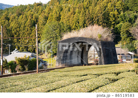【静岡県】 大井川鉄道 日本一短いトンネル 【静岡県】 大井川鉄道 日本一短いトンネル 86519583