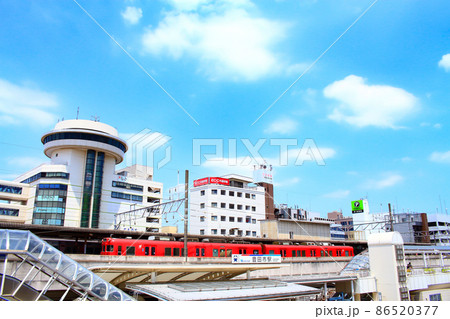 豊田市、名鉄豊田市駅に停車する電車の風景 86520377