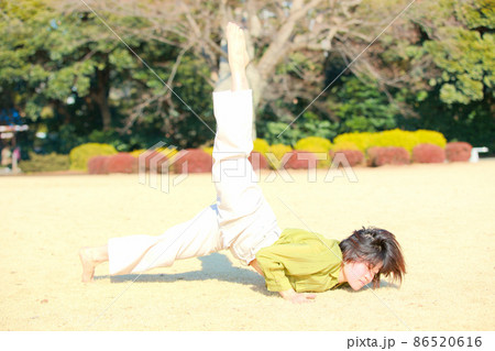 ダンサー　女性 86520616