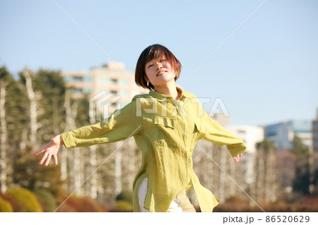 ダンサー　女性 86520629