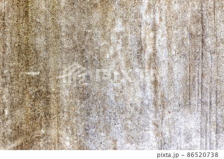 グランジ背景素材 ひび割れ 穴の開いたコンクリートの外壁 横浜の写真素材