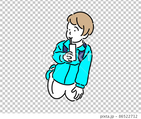 小男孩用吸管喝果汁 86522712