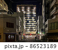 夜のビル 86523189