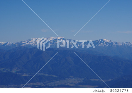 大野盆地と白山、六呂師高原、経ヶ岳山麓　部子山山頂から望む　福井県大野市 86525773