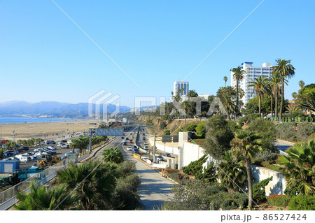 サンタモニカの道路　アメリカ　カルフォルニア州 86527424