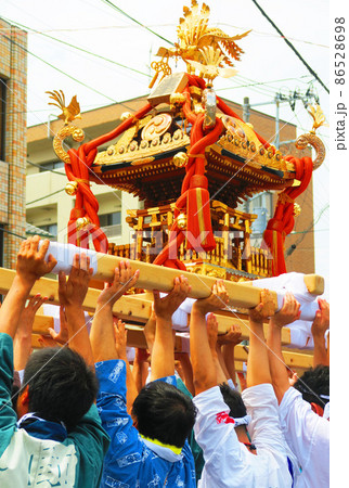 浦安三社祭の神輿の風景 浦安三社祭の神輿の風景 86528698