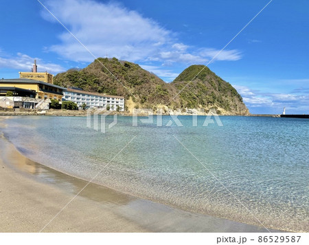 竹野の猫崎半島とホテルと海 86529587