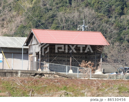 岡山県津山市JR因美線　美作滝尾駅 貨物上屋1号（推薦産業遺産）全景 86530456