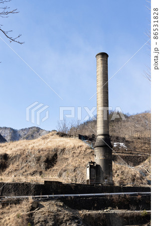 足尾銅山　精錬所の大煙突 86531828