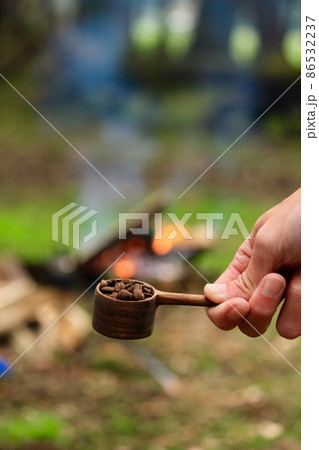 キャンプでコーヒー飲もう 86532237