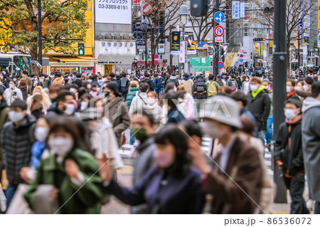 日本の東京都市景観 10万人超全国・重症者1099人・死亡116人。第5波超え拡大続く…=5日、渋谷 日本の東京都市景観 10万人超全国・重症者1099人・死亡116人。第5波超え拡大続く…=5日、渋谷 86536072