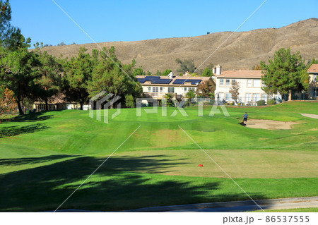 ロサンゼルス近郊のゴルフ場（Yucaipa　Valley  Golf　Club） 86537555
