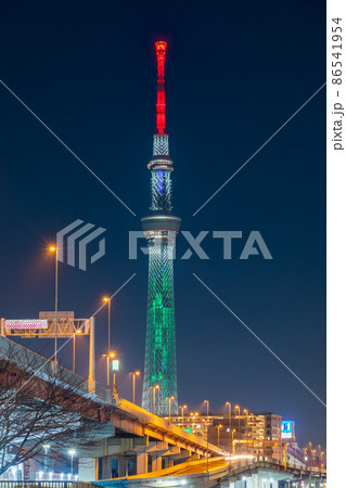 東京スカイツリー 鬼滅の刃コラボ特別ライティング 竈門炭治郎の写真素材