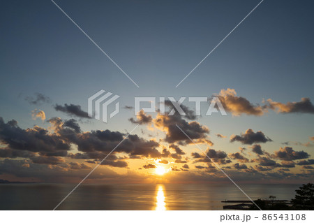 《島根県》奉納山公園から眺める夕日【11月】 《島根県》奉納山公園から眺める夕日【11月】 86543108
