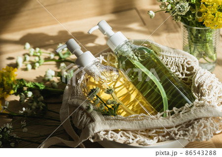 ナチュラルシャンプー　ヘアケアのイメージ素材 86543288