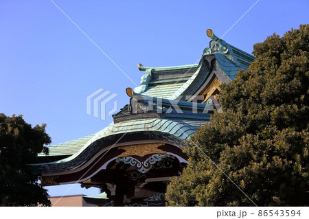 神社の屋根　(葛飾区の川端諏訪神社) 86543594
