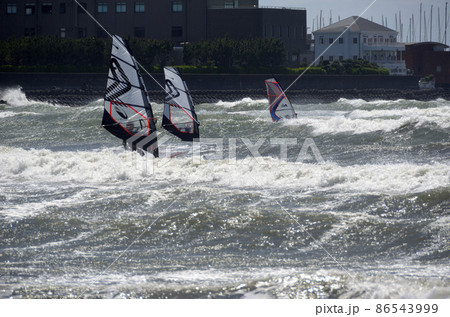 ウインドサーフィン ウインドサーフィンの海辺 ウインドサーフィン ウインドサーフィンの海辺 86543999