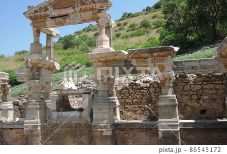 トルコ 世界遺産 エフェソス遺跡 トラヤヌスの泉 トルコ 世界遺産 エフェソス遺跡 トラヤヌスの泉 86545172
